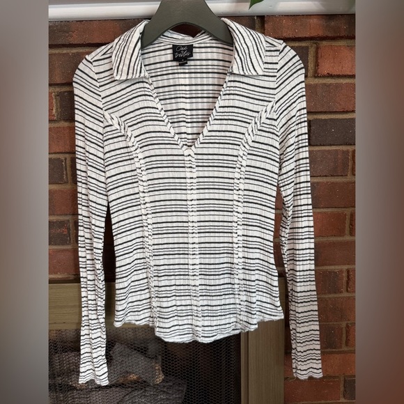 Oak & Trevis long sleeve top size M new condition. - Picture 1 of 4